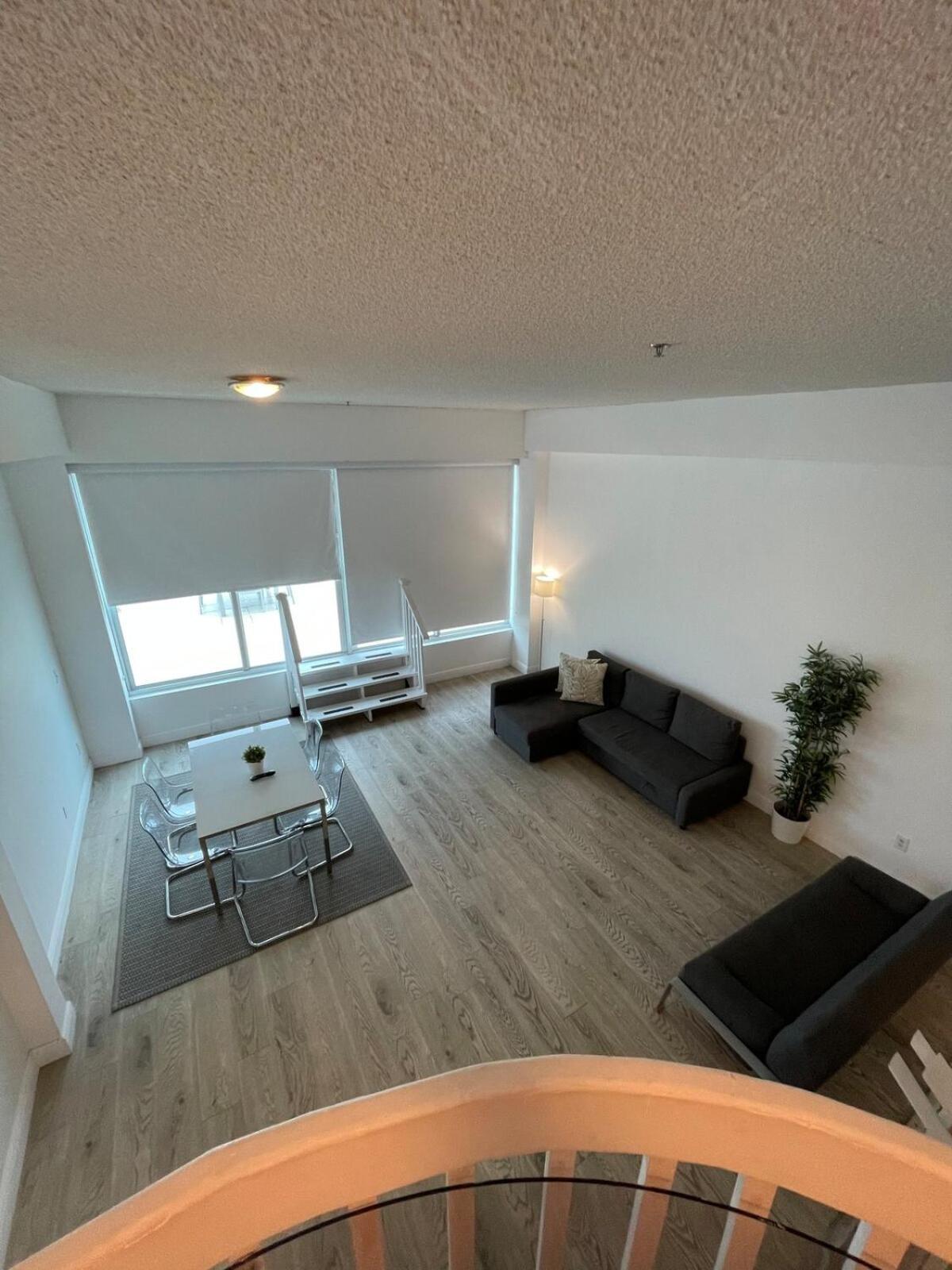 Shine Balcony Duplex 9 Apartment *